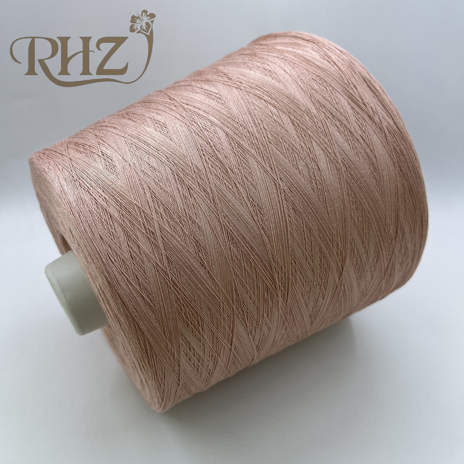 Fils de polyester ou de coton : explications des principales différences